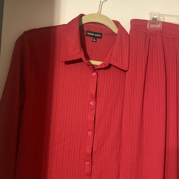 Two piece set - Picture 1 of 4